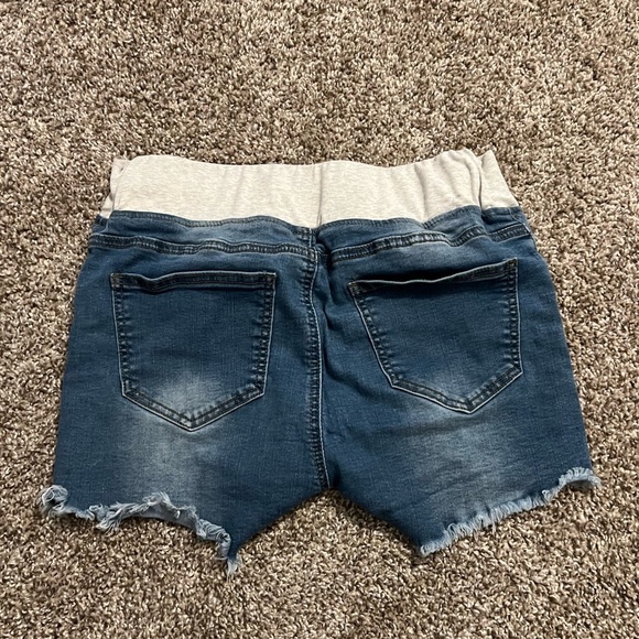 Maternity Jean Shorts - Picture 3 of 4